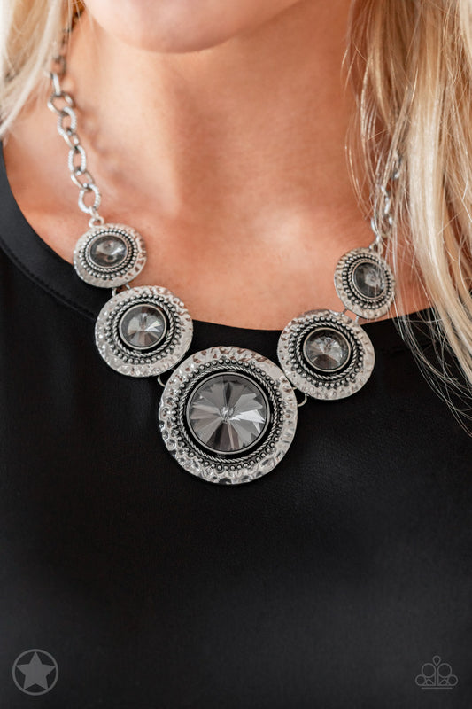 Global Glamour Silver Necklace Blockbuster - Jewels On The Run